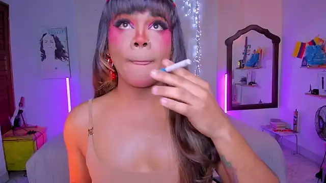 Snapshot of CuteRomi chatting on November 2025 04:55:01 AM CuteRomi online show from November 2025 04:55:01 AM