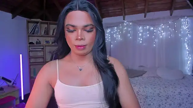 Snapshot of CuteRomi chatting on February 2026 07:04:01 AM CuteRomi online show from February 2026 07:04:01 AM