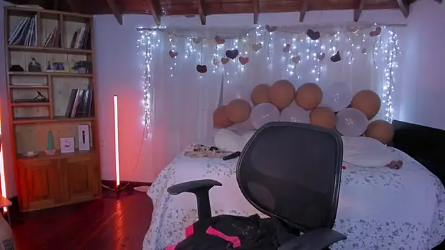 Snapshot of CuteRomi chatting on February 2026 01:56:02 AM CuteRomi online show from February 2026 01:56:02 AM