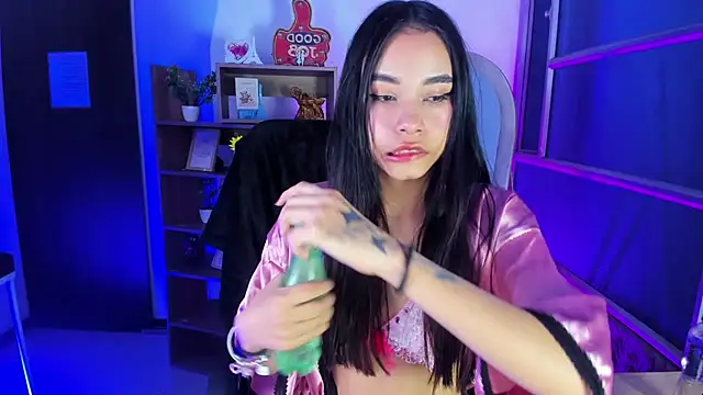 Jasmin Skinny online show from December 2025 03:27:02 AM