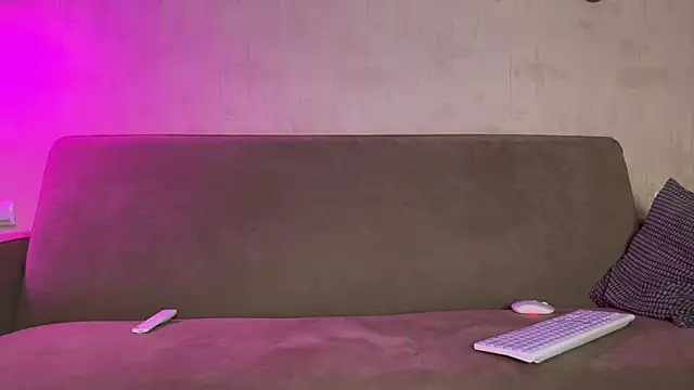 weshycouple online show from February 2026 07:10:02 PM