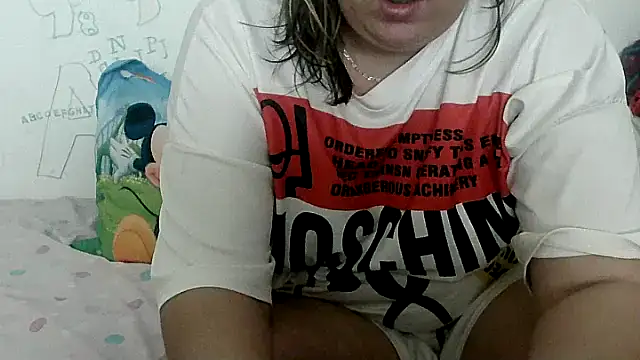 Snapshot of VixenBya chatting on December 2024 11:11:02 AM VixenBya online show from December 2024 11:11:02 AM