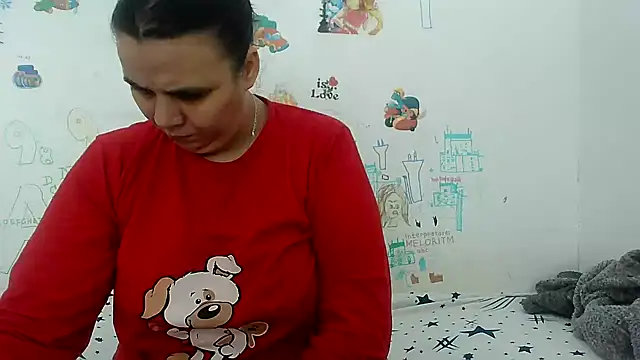 Snapshot of VixenBya chatting on February 2025 10:40:02 AM VixenBya online show from February 2025 10:40:02 AM