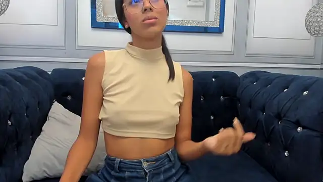 Snapshot of Isa_little4u chatting on December 2024 03:42:02 PM Isa little4u online show from December 2024 03:42:02 PM