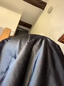 Snapshot of Candy-Desire chatting on December 2024 09:42:02 PM Candy-Desire online show from December 2024 09:42:02 PM