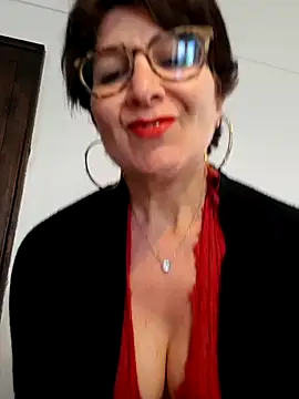 Snapshot of Viola8p chatting on May 2026 02:57:01 PM Viola8p online show from May 2026 02:57:01 PM