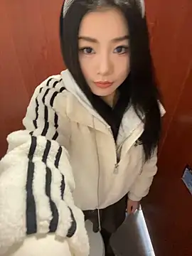 Snapshot of Asia-Melody chatting on February 2025 07:54:02 AM Asia-Melody online show from February 2025 07:54:02 AM