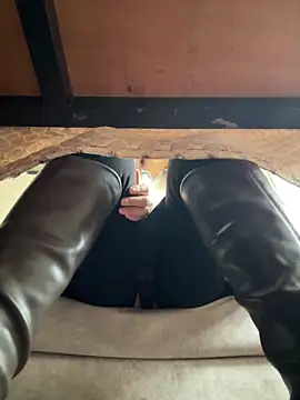 Snapshot of Asia-Melody chatting on February 2026 05:05:01 AM Asia-Melody online show from February 2026 05:05:01 AM