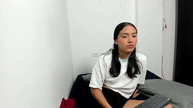 Snapshot of monse_02 chatting on May 2026 03:42:01 PM monse 02 online show from May 2026 03:42:01 PM