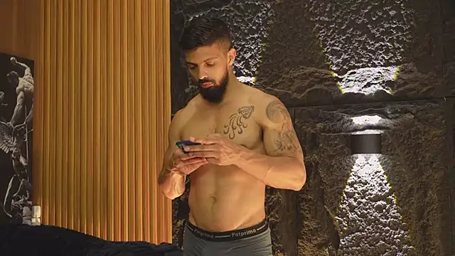 DannSaenz online show from October 2025 01:11:01 PM