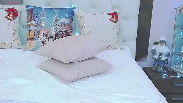 Snapshot of VioletUmi chatting on December 2024 02:34:02 PM VioletUmi online show from December 2024 02:34:02 PM