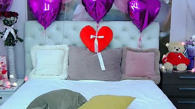 Snapshot of VioletUmi chatting on February 2025 01:48:01 PM VioletUmi online show from February 2025 01:48:01 PM