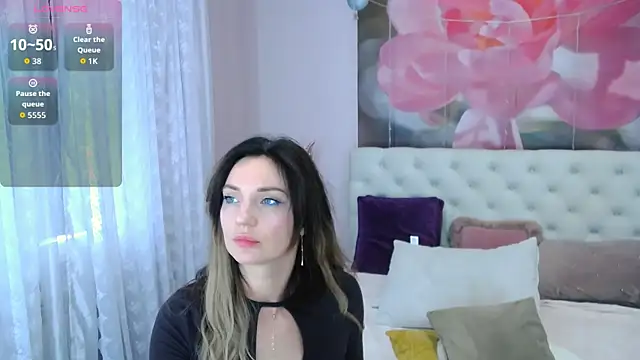 Snapshot of VioletUmi chatting on September 2025 08:26:01 AM VioletUmi online show from September 2025 08:26:01 AM