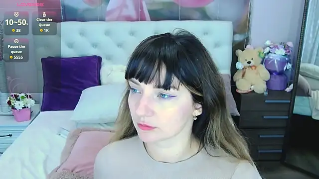 Snapshot of VioletUmi chatting on September 2025 08:08:01 AM VioletUmi online show from September 2025 08:08:01 AM
