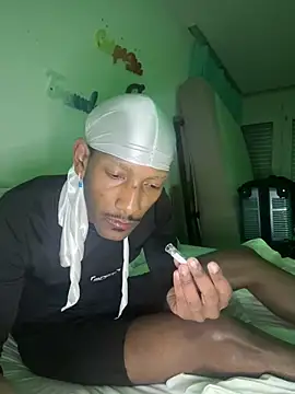 Snapshot of esteraulxxx chatting on December 2024 11:51:01 PM esteraulxxx online show from December 2024 11:51:01 PM