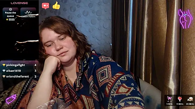 Snapshot of daisy_low chatting on February 2025 02:37:02 PM daisy low online show from February 2025 02:37:02 PM