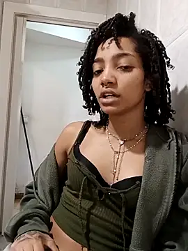 Snapshot of Laanegraofficial_ chatting on March 2025 09:17:01 PM Laanegraofficial online show from March 2025 09:17:01 PM