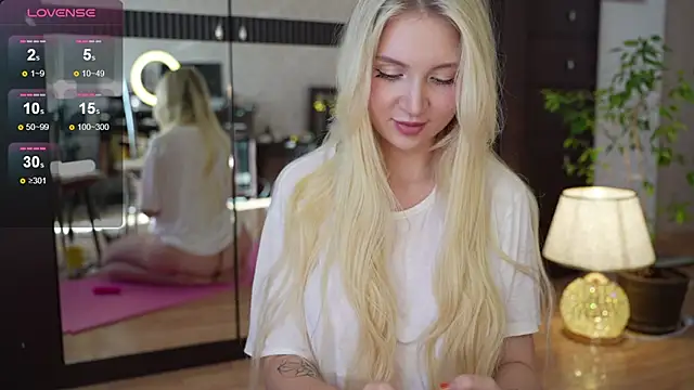 Snapshot of LunaLissa chatting on September 2025 04:48:02 AM LunaLissa online show from September 2025 04:48:02 AM