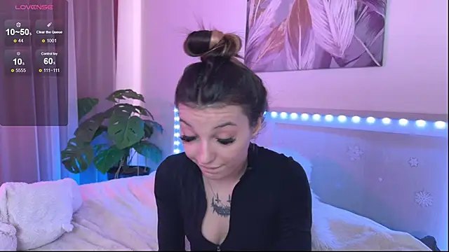 Veronica leal online show from May 2026 08:20:01 AM
