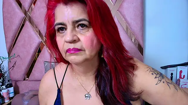 Snapshot of RoxetteMature chatting on June 2026 03:19:02 AM RoxetteMature online show from June 2026 03:19:02 AM