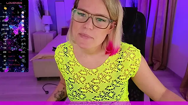 Snapshot of EVAshinyGIRL chatting on December 2024 10:49:01 AM EVAshinyGIRL online show from December 2024 10:49:01 AM