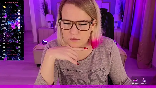 Snapshot of EVAshinyGIRL chatting on December 2024 07:56:02 AM EVAshinyGIRL online show from December 2024 07:56:02 AM