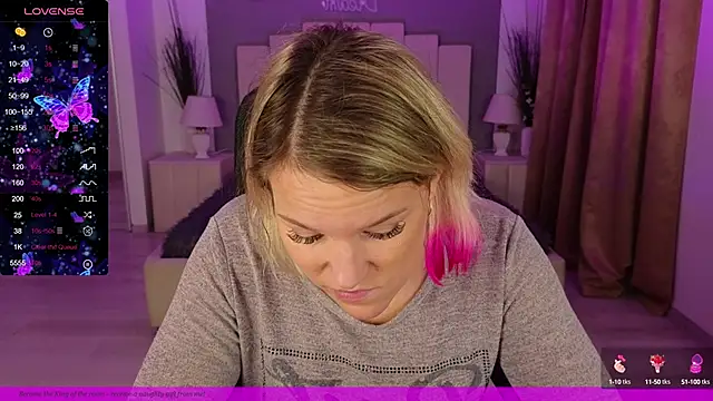 Snapshot of EVAshinyGIRL chatting on December 2024 10:47:02 AM EVAshinyGIRL online show from December 2024 10:47:02 AM