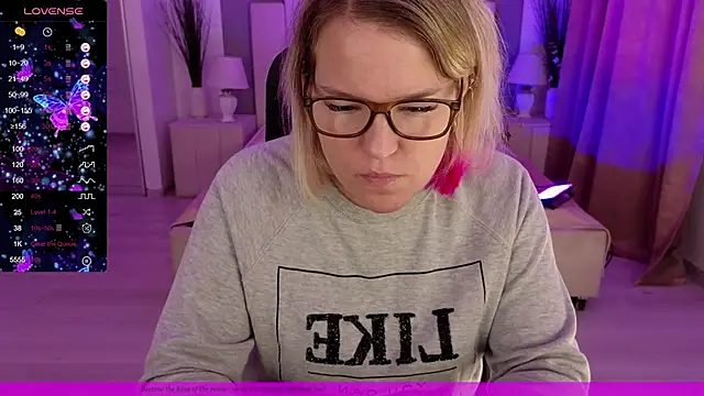 Snapshot of EVAshinyGIRL chatting on January 2025 07:49:02 AM EVAshinyGIRL online show from January 2025 07:49:02 AM