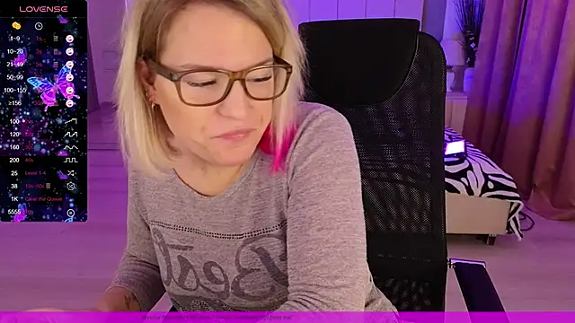 Snapshot of EVAshinyGIRL chatting on January 2025 07:42:01 AM EVAshinyGIRL online show from January 2025 07:42:01 AM