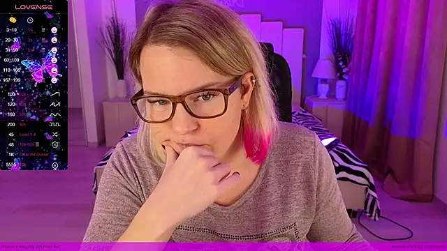 Snapshot of EVAshinyGIRL chatting on January 2025 08:03:01 AM EVAshinyGIRL online show from January 2025 08:03:01 AM