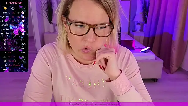 Snapshot of EVAshinyGIRL chatting on January 2025 11:39:02 AM EVAshinyGIRL online show from January 2025 11:39:02 AM