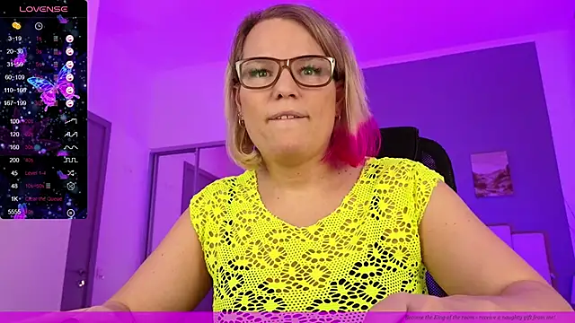 Snapshot of EVAshinyGIRL chatting on January 2025 01:38:01 PM EVAshinyGIRL online show from January 2025 01:38:01 PM