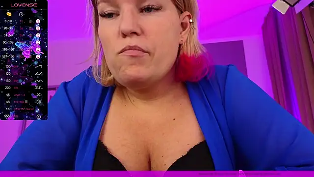 Snapshot of EVAshinyGIRL chatting on January 2025 02:17:02 PM EVAshinyGIRL online show from January 2025 02:17:02 PM