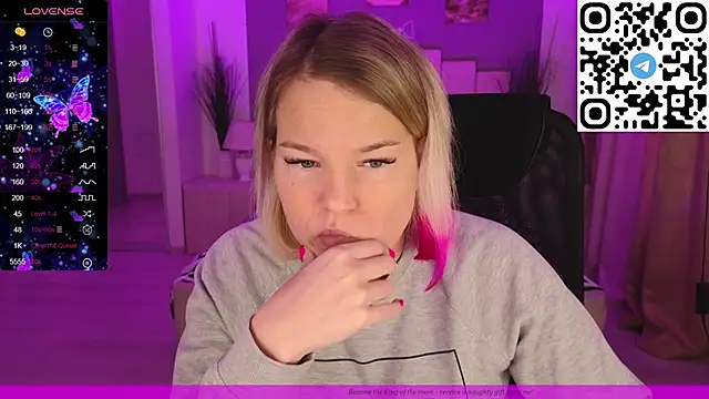 Snapshot of EVAshinyGIRL chatting on February 2025 07:50:01 AM EVAshinyGIRL online show from February 2025 07:50:01 AM