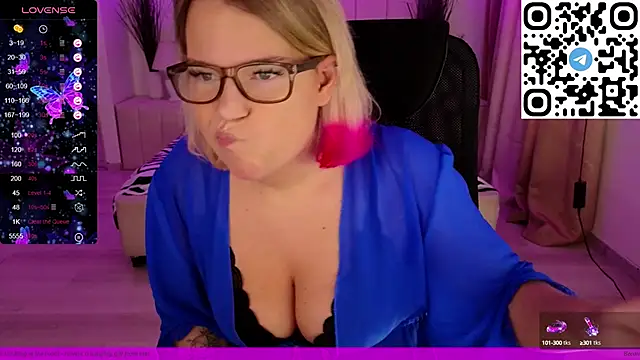 Snapshot of EVAshinyGIRL chatting on February 2025 10:51:02 AM EVAshinyGIRL online show from February 2025 10:51:02 AM