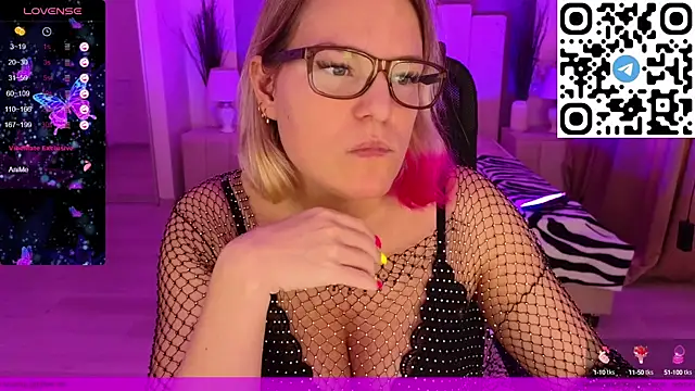 Snapshot of EVAshinyGIRL chatting on February 2025 11:01:02 AM EVAshinyGIRL online show from February 2025 11:01:02 AM