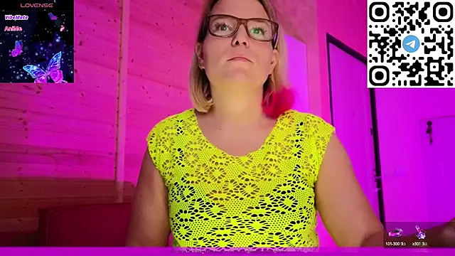 Snapshot of EVAshinyGIRL chatting on February 2025 11:39:02 AM EVAshinyGIRL online show from February 2025 11:39:02 AM