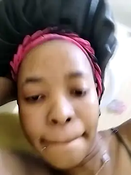 Snapshot of pretty_betty chatting on June 2026 03:05:01 AM pretty betty online show from June 2026 03:05:01 AM