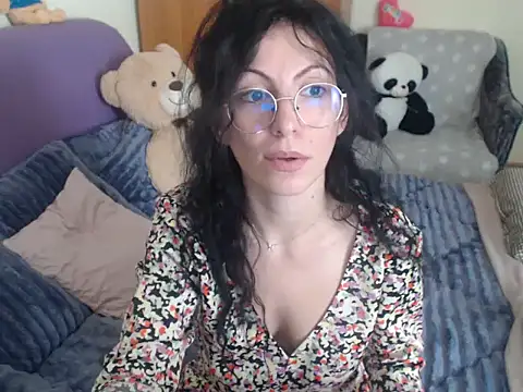 Emmatoo online show from January 2026 12:09:02 PM