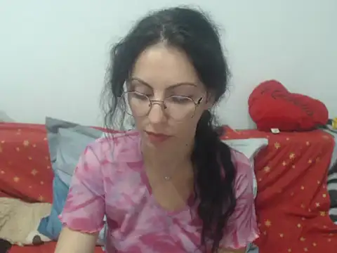 Emmatoo online show from April 2026 07:58:01 PM