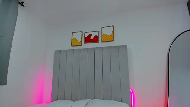 amy robertz online show from December 2025 12:51:02 AM