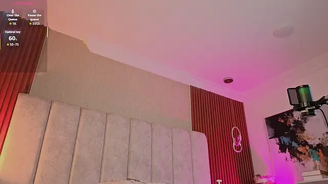 HannaRed  online show from April 2026 07:32:01 PM