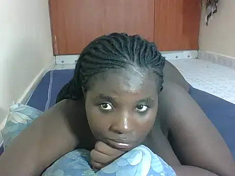 hotebbbyy online show from April 2026 06:09:01 PM