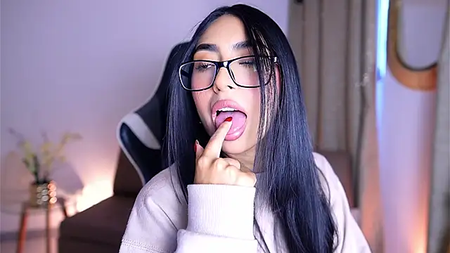 Snapshot of Sara_albrecht chatting on December 2024 08:07:02 PM Sara albrecht online show from December 2024 08:07:02 PM