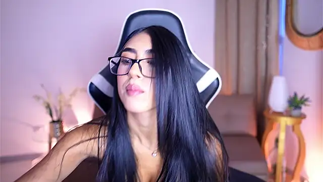 Snapshot of Sara_albrecht chatting on December 2024 12:35:01 PM Sara albrecht online show from December 2024 12:35:01 PM