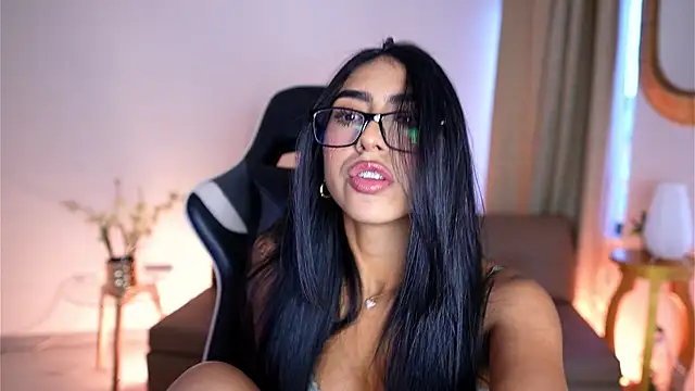 Snapshot of Sara_albrecht chatting on December 2024 03:46:02 PM Sara albrecht online show from December 2024 03:46:02 PM