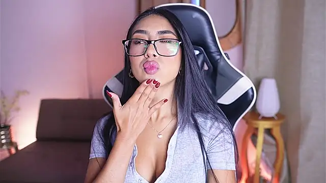 Snapshot of Sara_albrecht chatting on January 2025 12:35:02 PM Sara albrecht online show from January 2025 12:35:02 PM