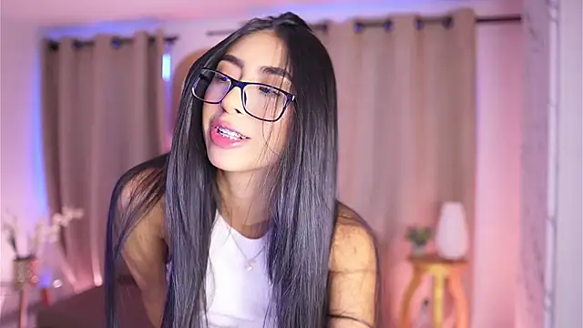 Snapshot of Sara_albrecht chatting on January 2025 12:40:01 PM Sara albrecht online show from January 2025 12:40:01 PM