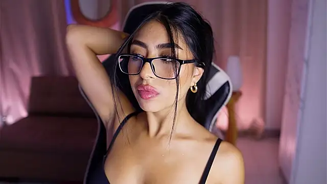 Snapshot of Sara_albrecht chatting on January 2025 12:18:01 PM Sara albrecht online show from January 2025 12:18:01 PM