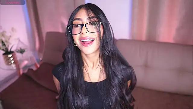 Snapshot of Sara_albrecht chatting on January 2025 01:05:01 PM Sara albrecht online show from January 2025 01:05:01 PM